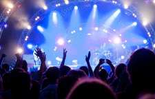 مرگ فانیا خالیولوا خواننده مشهور روسی روی صحنه کنسرت