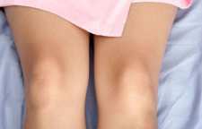 روش های از بین بردن و رفع سیاهی و تیرگی زانوها