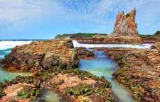 صخره های ساحلی کیاما از معروفترین نقاط گردشگری استرالیا