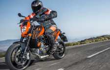 نگاهی کوتاه به موتورسیکلت جاده ای KTM 690 DUKE