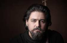 پوریا اخواص می گوید ادب آداب دارد