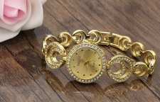 ساعت مچی مجلسی زنانه با دسته نگین دار