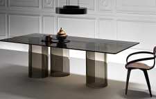 میز و صندلی اداری با طراحی مدرن از برند فیما