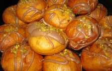 آموزش تهیه نان پیراشکی در فر از شیرینی های بسیار خوشمزه