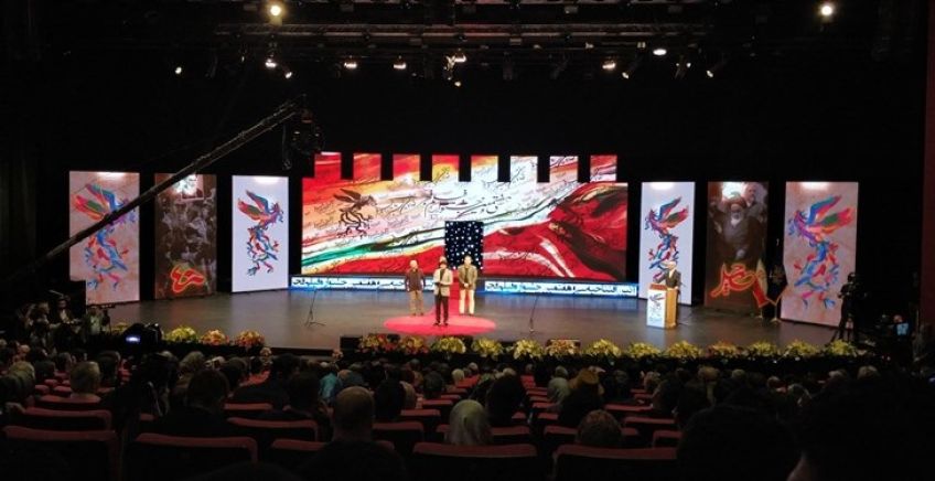 خوانندگی یک زن در مراسم افتتاحیه جشنواره فجر خبرساز شد