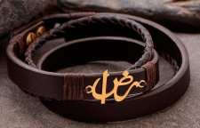 دستبند چرم مردانه با پلاک طلا طرح اسم