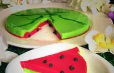 نحوه تهیه دسر ماست به شکل هندوانه یکی از بهترین ایده ها برای دسر شب یلدا