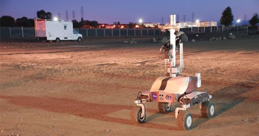 کنترل یک ربات زمینی از ایستگاه فضایی بین المللی