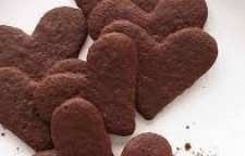 آموزش تهیه بیسکویت شکلاتی ولنتاین خوشمزه