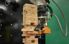 ساخت رباتی که جنگا بازی می‌ کند