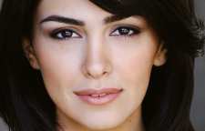 بیوگرافی و عکس های نازنین بنیادی هنرپیشه ایرانی هالیوود