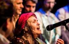 پروین بهمنی به یاد فرهاد گرگین پور لالایی خواند