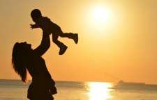 شعر مادر از فریدون مشیری شاعر معاصر