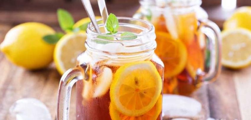 طرز تهیه چای سرد یا آیس تی خانگی نوشیدنی خنک برای روز های گرم تابستان