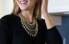 اکسسوری مناسب برای ست کردن با لباس مشکی