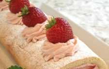 طرز تهیه رولت توت فرنگی و ماسکارپونه یک شیرینی فوق العاده خوشمزه