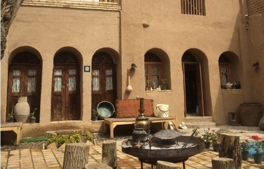 خانه تاریخی توسلیان اقامتگاه بوم گردی نطنز استان اصفهان