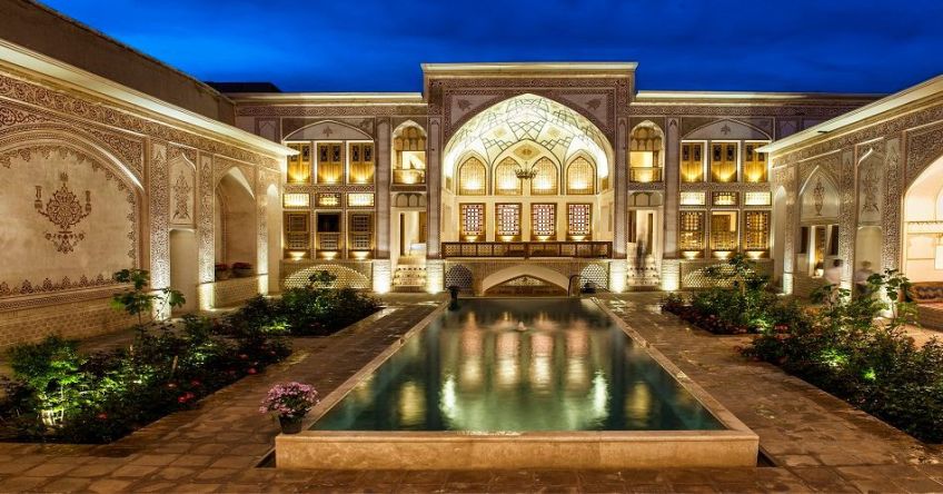 خانه تاریخی منوچهری کاشان از زیباترین هتل های سنتی ایران