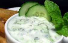 طرز تهیه سالاد ریتا هندی جایگزین خوش عطرتر برای ماست و خیار