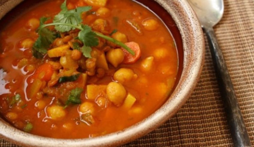 طرز تهیه سوپ حریره غذایی مناسب برای افطار و سحر  در روزهای گرم و بلند سال