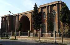 موزه ملی ایران در تهران  به عنوان موزه مادر