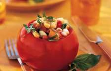 روش تهیه گوجه پرشده با سالاد خیار و ریحان یک سالاد شیرازی خوشمزه و جذاب و متفاوت