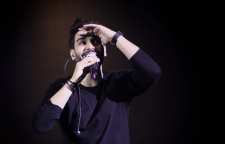 سینا درخشنده روی صحنه رفت