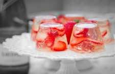 روش تهیه ژله توت فرنگی ژاپنی یک دسر فوق العاده خوشمزه