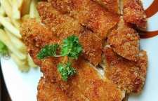 روش دیگر تهیه شنیسل مرغ با متفاوت ترین طعم