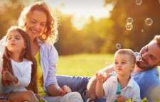 کودک گوش به فرمان چه کسی باشد