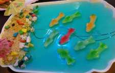 روش تهیه ژله آکواریوم یا ژله اقیانوس یکی از ژله های قشنگ و جالب برای تولد بچه ها