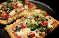 روش تهیه پیتزا یونانی با متفاوت ترین طعم