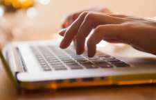 مایکروسافت ورد به کمک هوش مصنوعی نوشته هایتان را بی عیب و نقص می کند