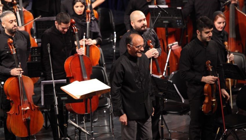 معاون هنری وزیر ارشاد به تماشای کنسرت ارکستر سمفونیک تهران نشست