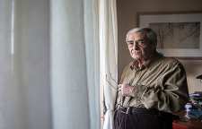 بیوگرافی احمد رضا احمدی شاعر مطرح ایرانی