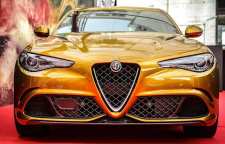 آلفارومئو جیولیا کوادروفولیوی سفارشی طلای ناب ایتالیایی