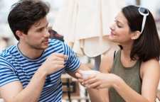 چرا بعضی از مردان باعث حسادت زنان می شوند