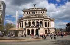 خانه کهن اپرا فرانکفورت از بزرگترین سالن های کنسرت در آلمان