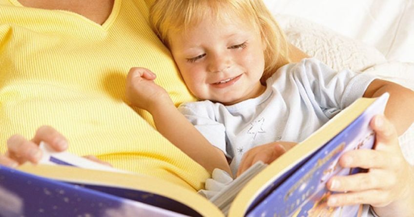 چرا کتاب خوانی برای کودکان واجب است