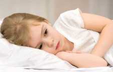 درمان حالت تهوع و استفراغ کودکان با روش های خانگی