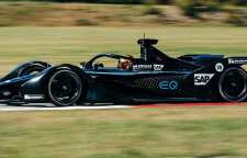 آزمایش موفقیت آمیز خودرو الکتریکی مرسدس بنز برای حضور در فرمول E