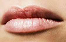 علت سیاهی دور لب چیست