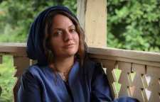 بازگشت مهناز افشار به ایران و موتورسواری او در خیابان های تهران