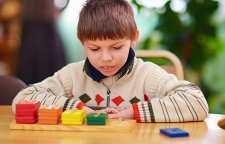 علائمی که می تواند نشانه ی کند ذهنی کودک باشد