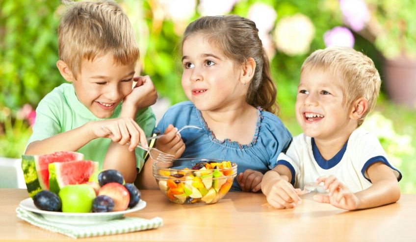 غذاهایی که سلامت کودک را تهدید می کنند