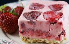 آموزش تهیه بیسکویت بستنی طعم توت فرنگی