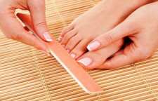 طریقه زیباتر کردن ناخن های پا