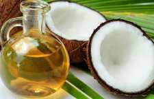 پاک کردن سخت ترین آرایش ها با روغن نارگیل