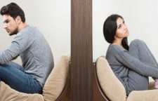 10 رفتار اشتباه خانم ها که منجر به خیانت می شود
