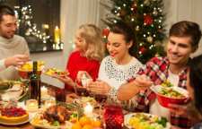 چگونه در جمع با همسر خود رفتار کنیم